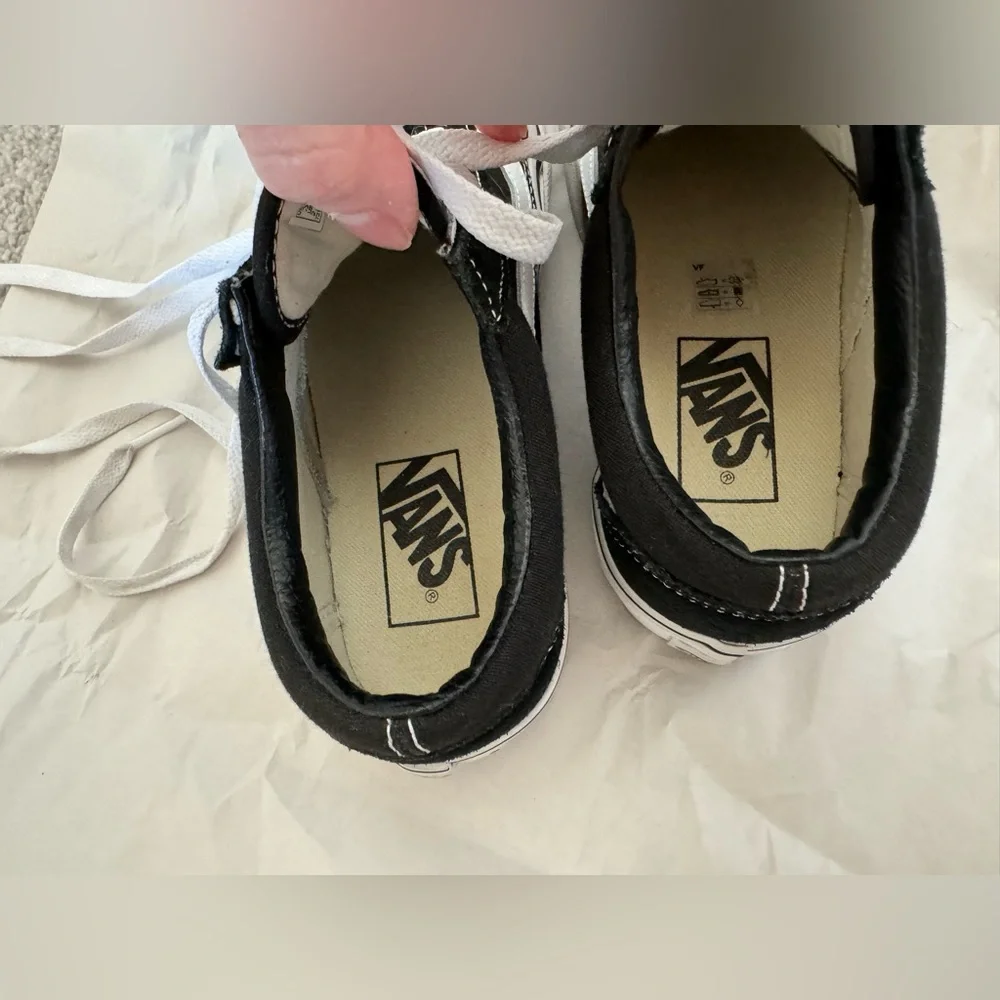 Vans Old Skool Canvas Platform Skater Sneakers in Black and White, Size 5 - Picture 9 of 10